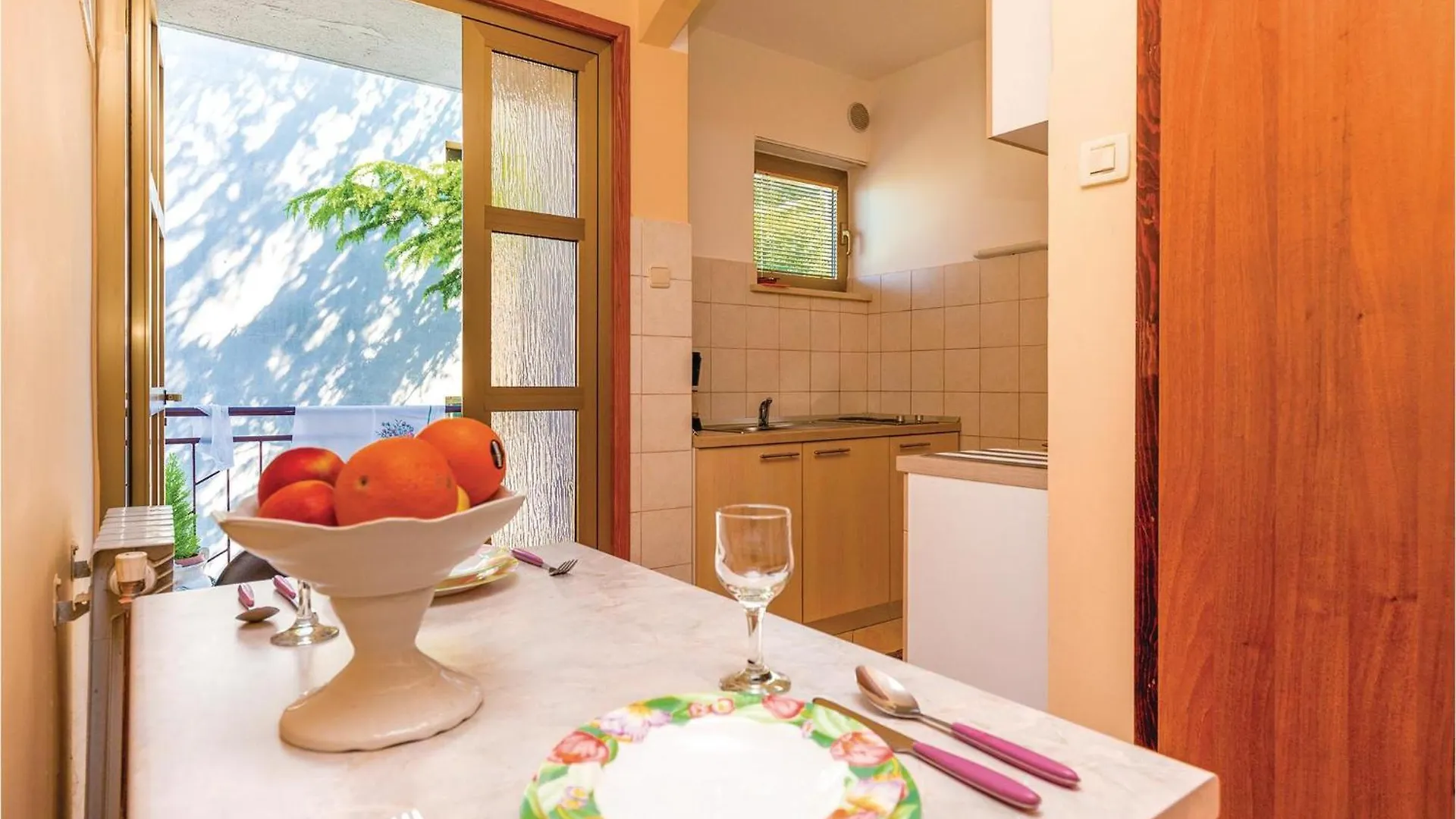Gorgeous Apartment In Jadranovo 0*,